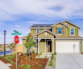 Minimum Three months rental Stunning Lake home close to Bart, Marina, Boating